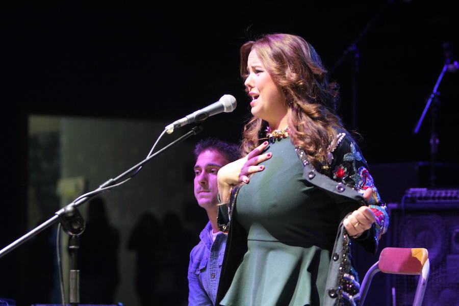 La pacense Esther Merino logra dos premios en el Festival del Cante de Minas