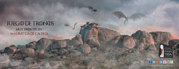 Promoción. Recreación del paraje de los Barruecos, monumento natural, con ambientación de la famosa serie, una imagen que es exhibida por el Ayuntamiento de Malpartida en su web como promoción turística. :: hoy