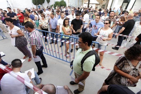 Día de la selección del personal de seguridad en Malpartida el pasado 7 de septiembre. :: l. cordero