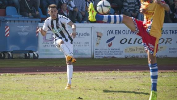 El Badajoz sufrió el pasado año la primera derrota en casa (jugó en Olivenza) ante el Arroyo