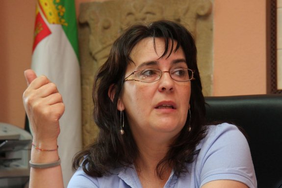 Isabel Villa, en su etapa como alcaldesa de Logrosán, cargo que ocupó de 2007 a 2015. :: hoy