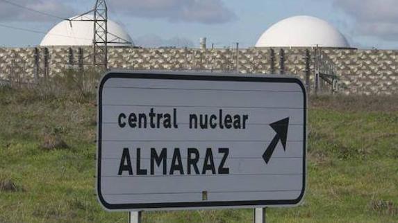 La Junta, molesta con el informe a favor de instalar en Almaraz un almacén nuclear