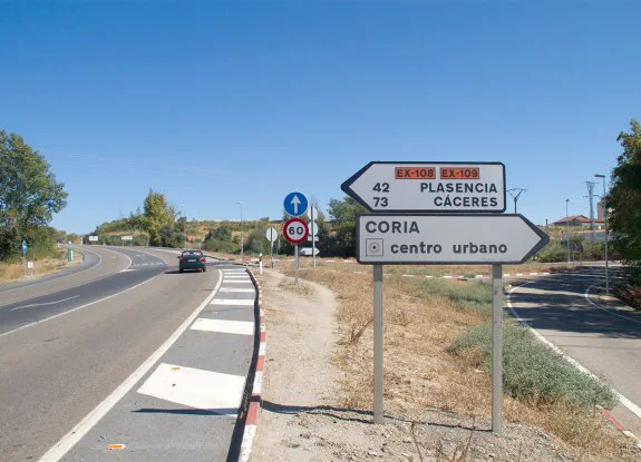 Entrada a Coria desde la carretera de Moraleja. :: Karpint