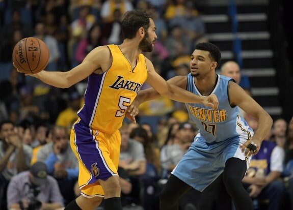 Calderón aporta en la victoria de Lakers ante Denver