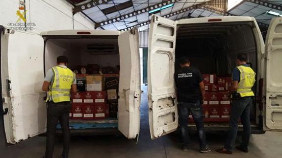 Cuatro detenidos por robar más de 6.000 botellas de alcohol en Fuente de Cantos