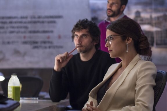 Juana Acosta y Paco León, en un fotograma de '7 años', 'thriller' dirigido por el cineasta catalán Roger Gual. :: r. c.