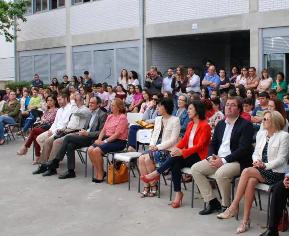 Responsables y alumnos del IES Francisco de Orellana. :: JSP