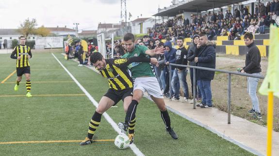 Partido disputado entre el CB Badajoz y el  CP Amanecer en Sierra de Fuentes.