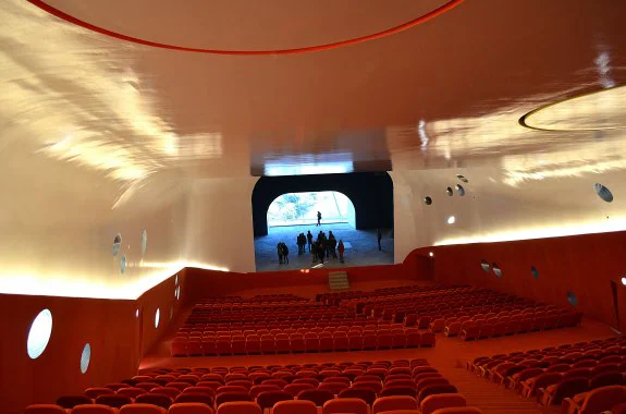 Interior del Palacio de Congresos de Plasencia. :: hoy