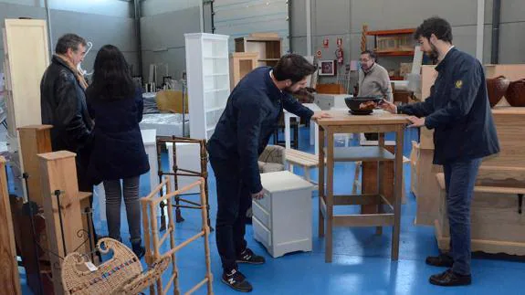 Establecimiento de venta de muebles en el polígono El Nevero, en Badajoz. 