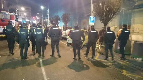 Agentes de Policía Local y Nacional en los últimos carnavales. :: 