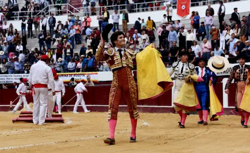 Vuelta al ruedo del torero pacense tras su triunfo en Bogotá. :: efe