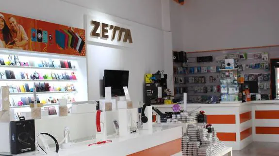 Interior de la tienda de Zetta en el centro de Zafra. :: 