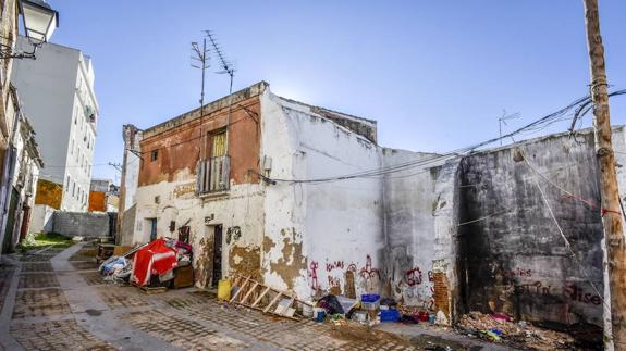 Los solares y viviendas, en el punto de mira de los vecinos. 
