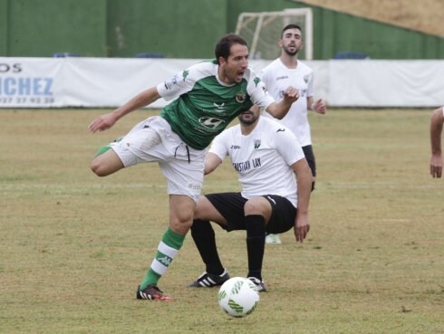 Carlos García y Jorge Zafra, en el partido de ida. :: ARMANDO