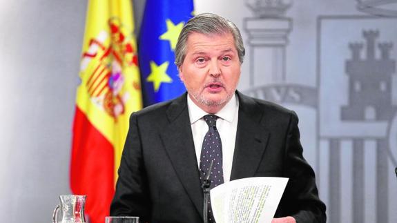 Íñigo Méndez de Vigo, ministro de Educación::