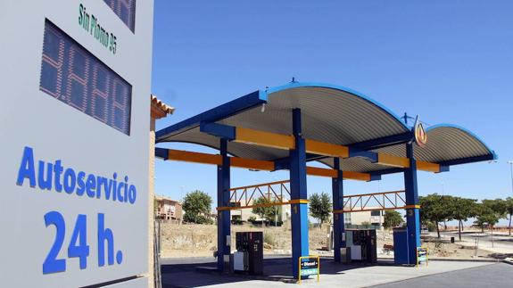 La Junta da su conformidad a la propuesta del PSOE sobre las gasolineras