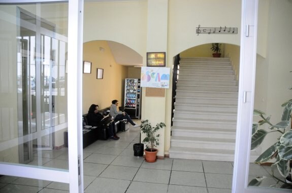 Vestíbulo del Conservatorio de Música de Mérida, donde se instalará un ascensor. :: brígido