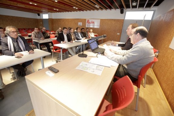 Momento de la asamblea anual de Fecons celebrada el jueves por la tarde. :: lorenzo cordero