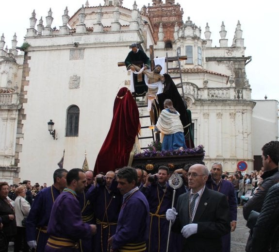 El Descendimiento, conjunto de gran belleza y expresividad. :: p. d.