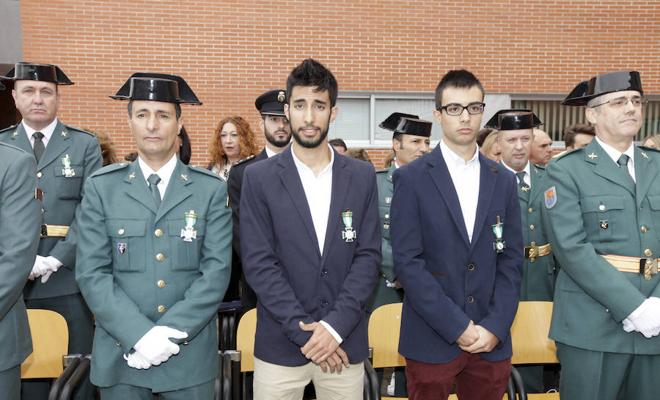 Miguel Ángel García  y sus dos hijos recibieron la Medalla al Mérito de la Protección Civil y la Cruz con distintivo blanco