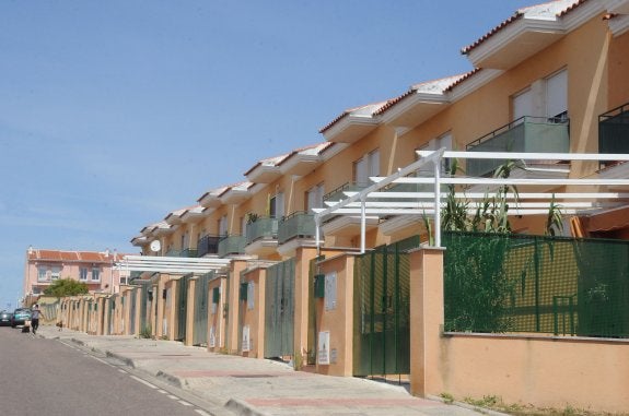 Viviendas protegidas de tipología unifamiliar construidas en Mérida. :: brígido