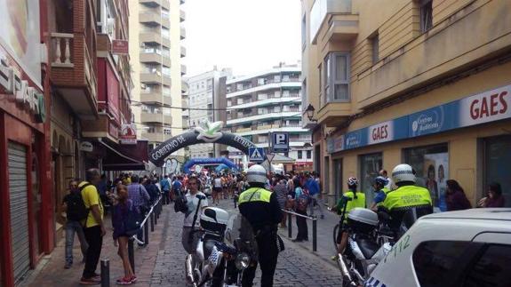 Agentes de servicio en una de las calles céntricas de Almendralejo:: G.C.