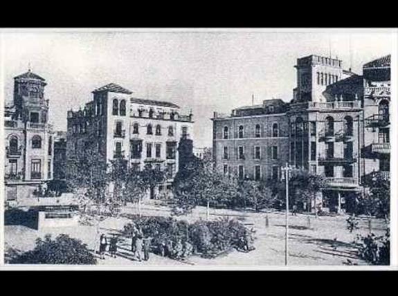  Antigua. Foto antigua del Paseo de Calvo Sotelo con la edificio modernista en el medio, construido en 1932.  :: archivo marchena/anónima