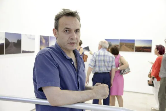 Andrés Talavero, en una imagen tomada el pasado viernes en la galería Kernel. :: lorenzo cordero