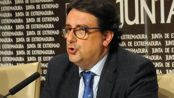 El consejero de Sanidad y Políticas Sociales de la Junta de Extremadura, Jose María Vergeles.