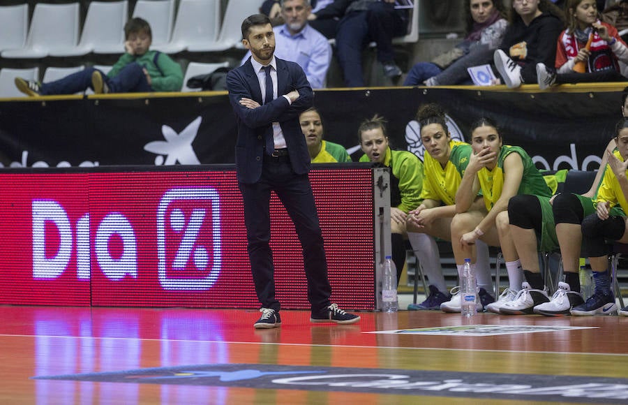 Jacinto Carbajal durante un partido de la pasada temporada con el Al-Qazeres. :: HOY 