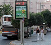 Cruz Roja recomienda protegerse del sol, beber líquido y refrescarse ante la ola de calor en Extremadura