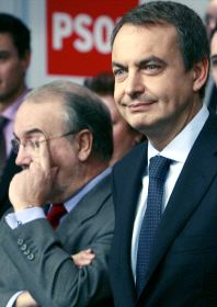 Solbes y Zapatero. / G. C.-EFE