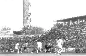 El viejo Vivero, que se quedó pequeño con la visita del Real Madrid en Copa como se aprecia en la imagen, ya era propiedad municipal. / HOY