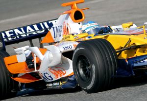 Alonso supera a Hamilton en Jerez
