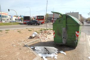Un mal ejemplo de residuos en la zona noreste de Mérida. / BRÍGIDO