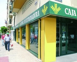 La sucursal permaneció cerrada varias horas. / E. G. R.