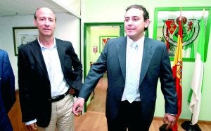 Ángel Marcos y Antonio Martínez Doblas, el día de la presentación de los nuevos propietarios ::                             HOY