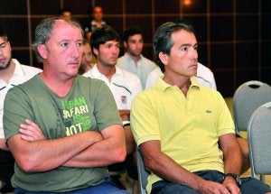 Francis y Gonzalo Abando, en la rueda de prensa. ::
J. V. ARNELAS