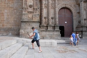 El paseo turístico por Mérida y Badajoz es más accesible que en Cáceres y Plasencia
