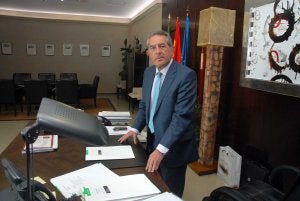 Antonio Fernández en su despacho. :: BRÍGIDO