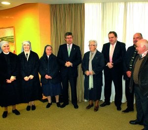 La Caja entrega sus donativos solidarios por Navidad. ::                             PALMA