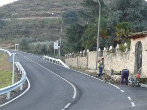 Operarios de la constructora realizaron ayer nuevos trabajos. ::                             MAM