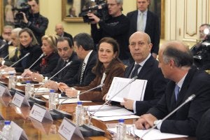 Trinidad Nogales, al fondo, en la conferencia Sectorial de Educación celebrada en Madrid. ::                             EFE