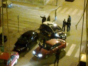 Vuelven a lanzar objetos contra la Policía Nacional en Suerte de Saavedra