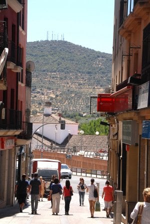 Calle Talavera con la cima de Santa Bárbara al fondo. ::                             PALMA