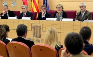 Los jueces, en la rueda de prensa en la que dieron a conocer las conclusiones de su encuentro. ::
TONI ALBIR / EFE