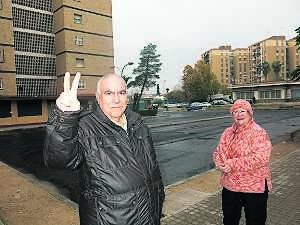 El Ayuntamiento asfalta las calles Augusto Vázquez y Mérida tras 35 años