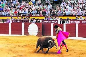 José María Manzanares, que toreó en Plasencia en 2012, hará el paseíllo el próximo 14 de junio. ::                             A. SOLÉ