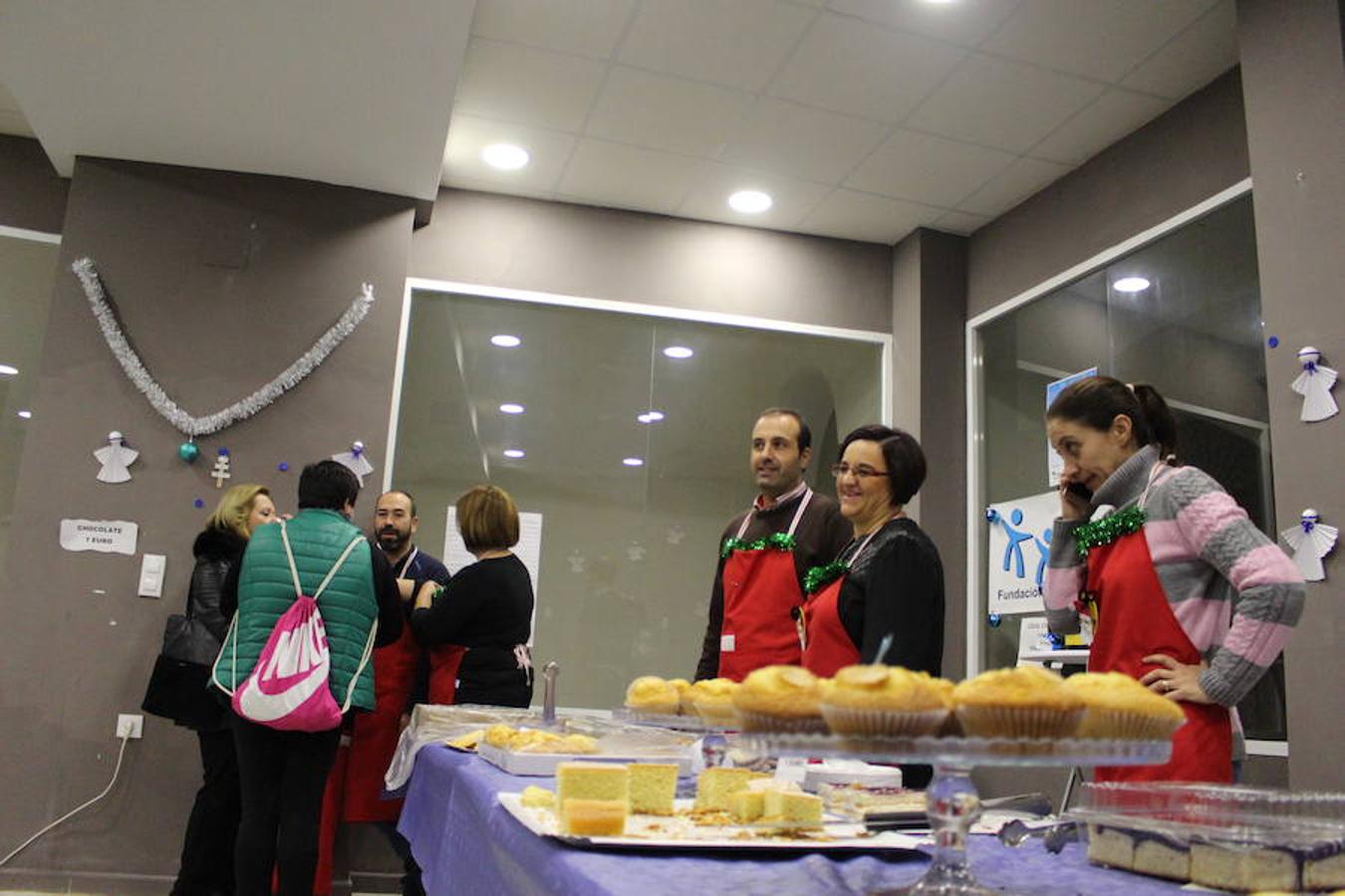 El 5 de diciembre a las 20.00h se encendió el árbol de la plaza Grande. Asmi y Zafra Solidario llevaron a cabo su Chocolatada y Mercado Artesano. Pasacalles y luces en otras plazas completaron la noche.